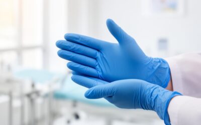 Les avantages des gants jetables pour les professionnels de la santé et des services